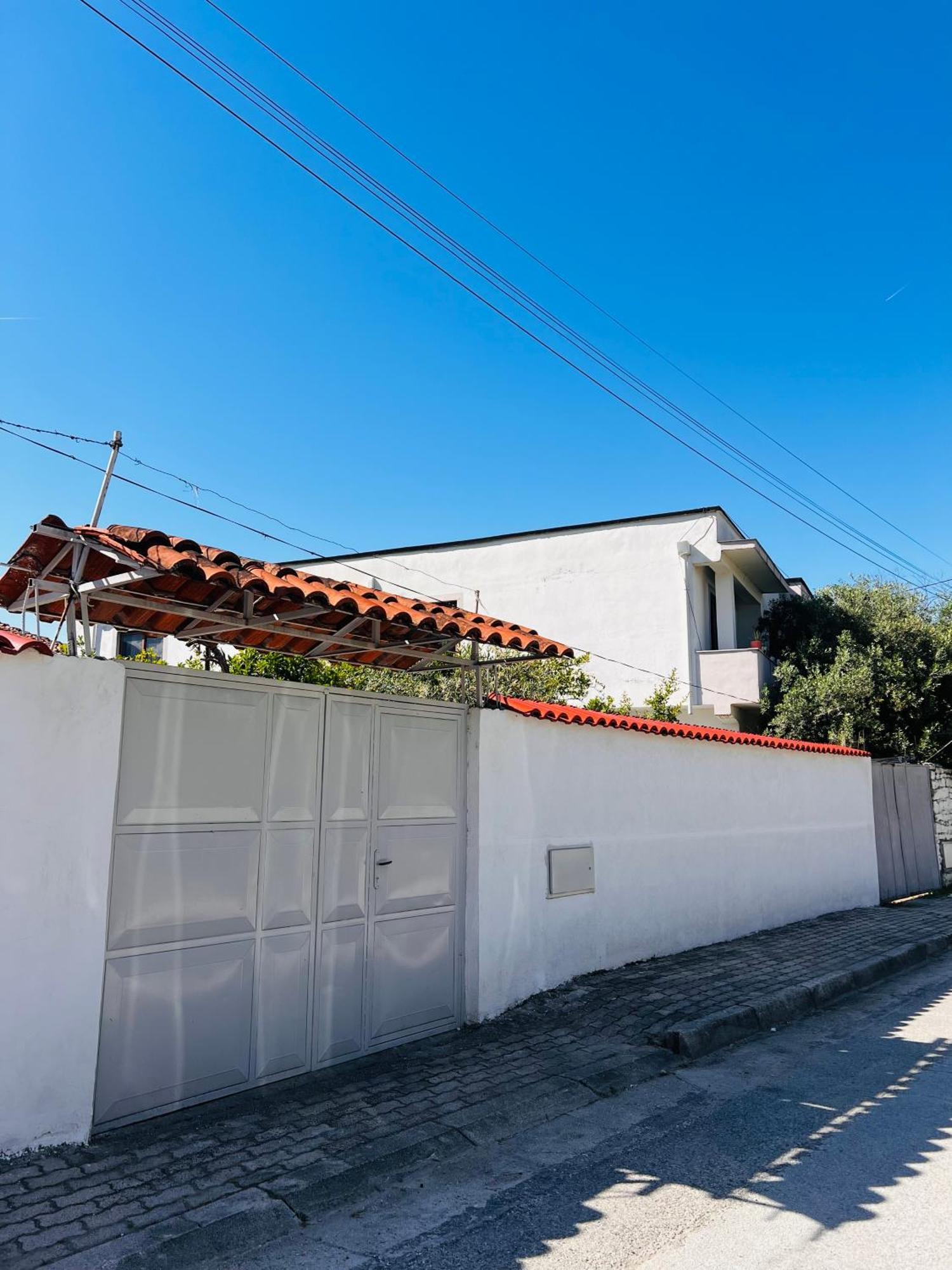 Berat Private Room In Haxhialiu Villa المظهر الخارجي الصورة