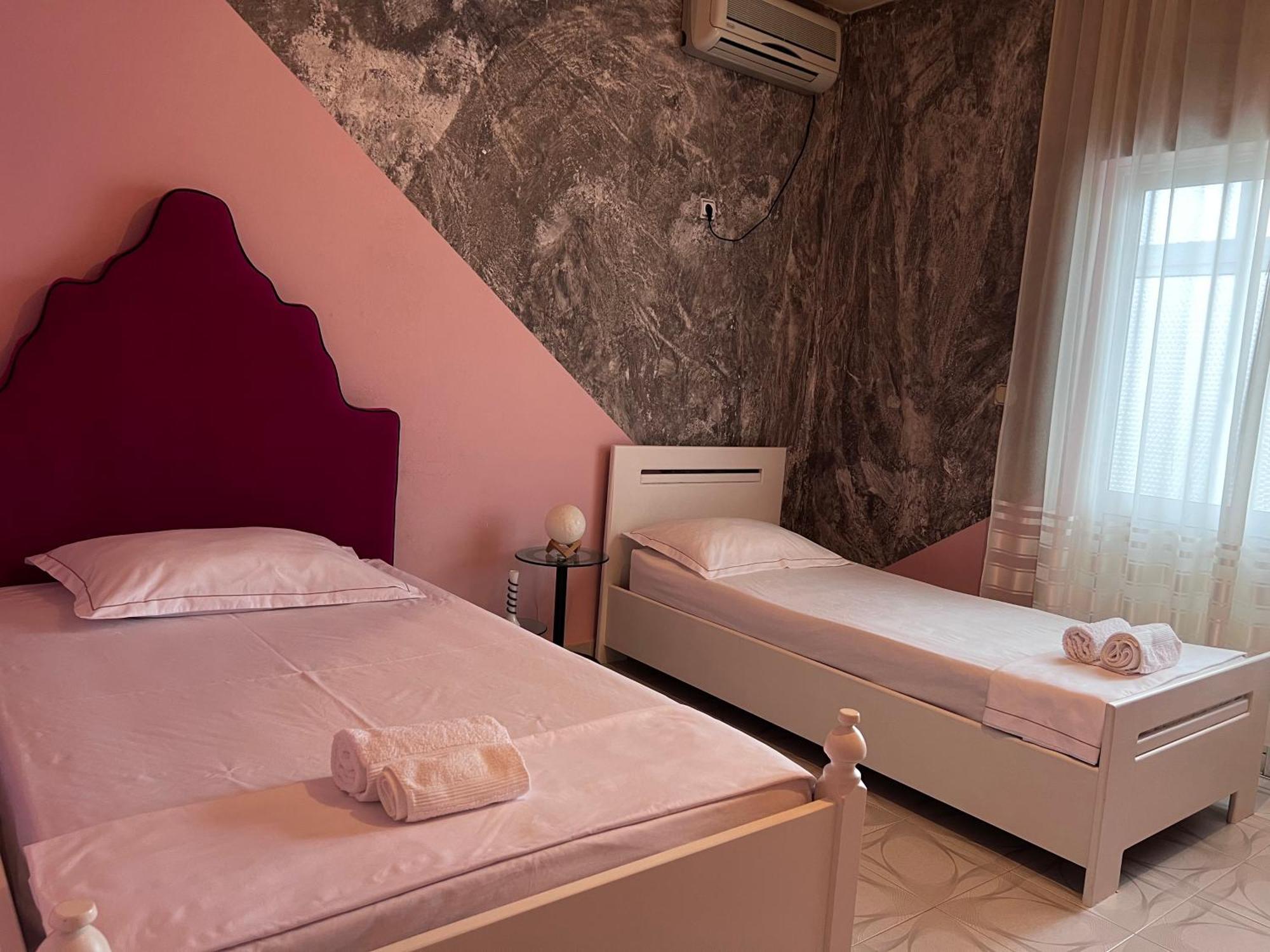 Berat Private Room In Haxhialiu Villa المظهر الخارجي الصورة