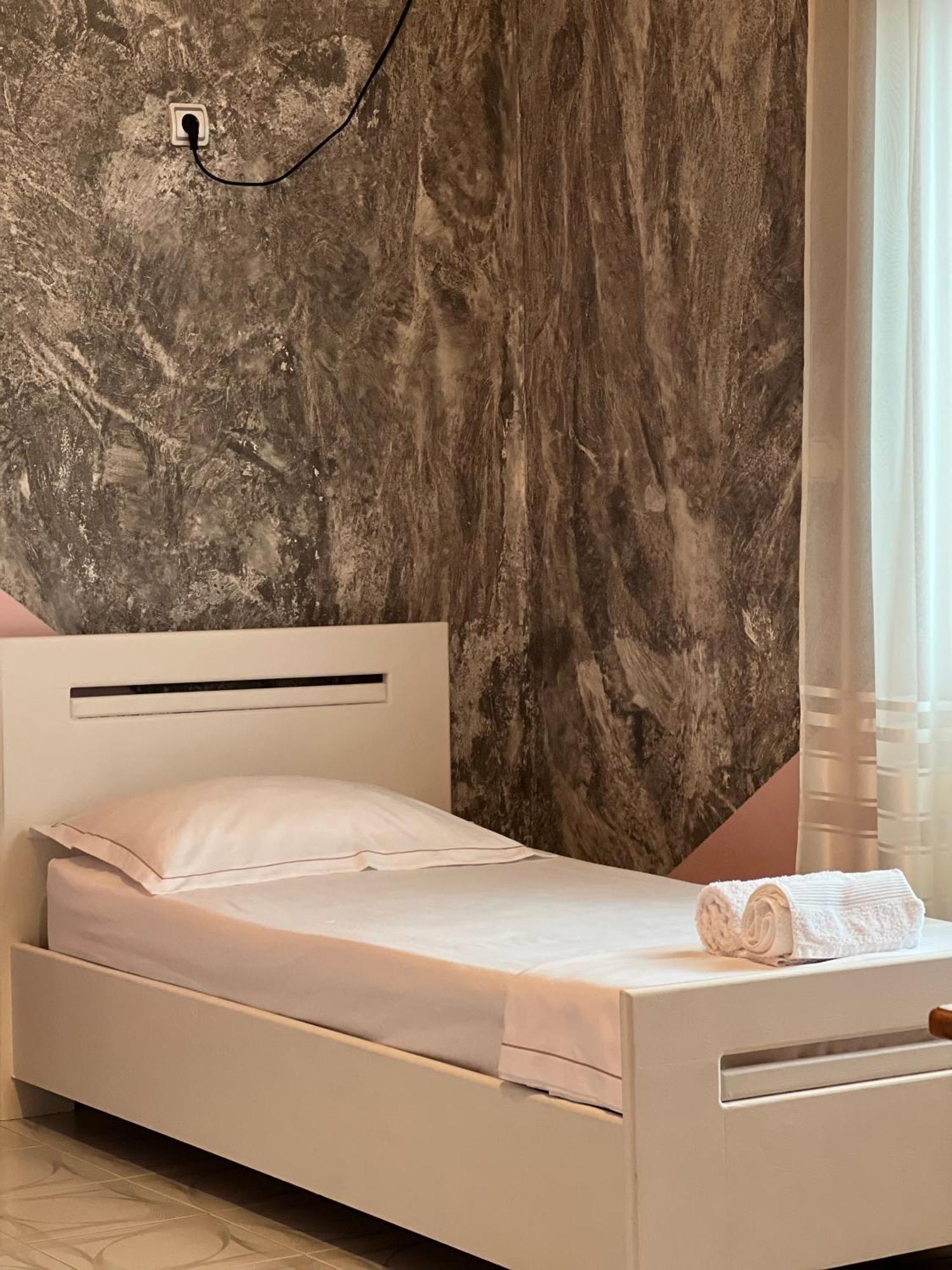 Berat Private Room In Haxhialiu Villa المظهر الخارجي الصورة
